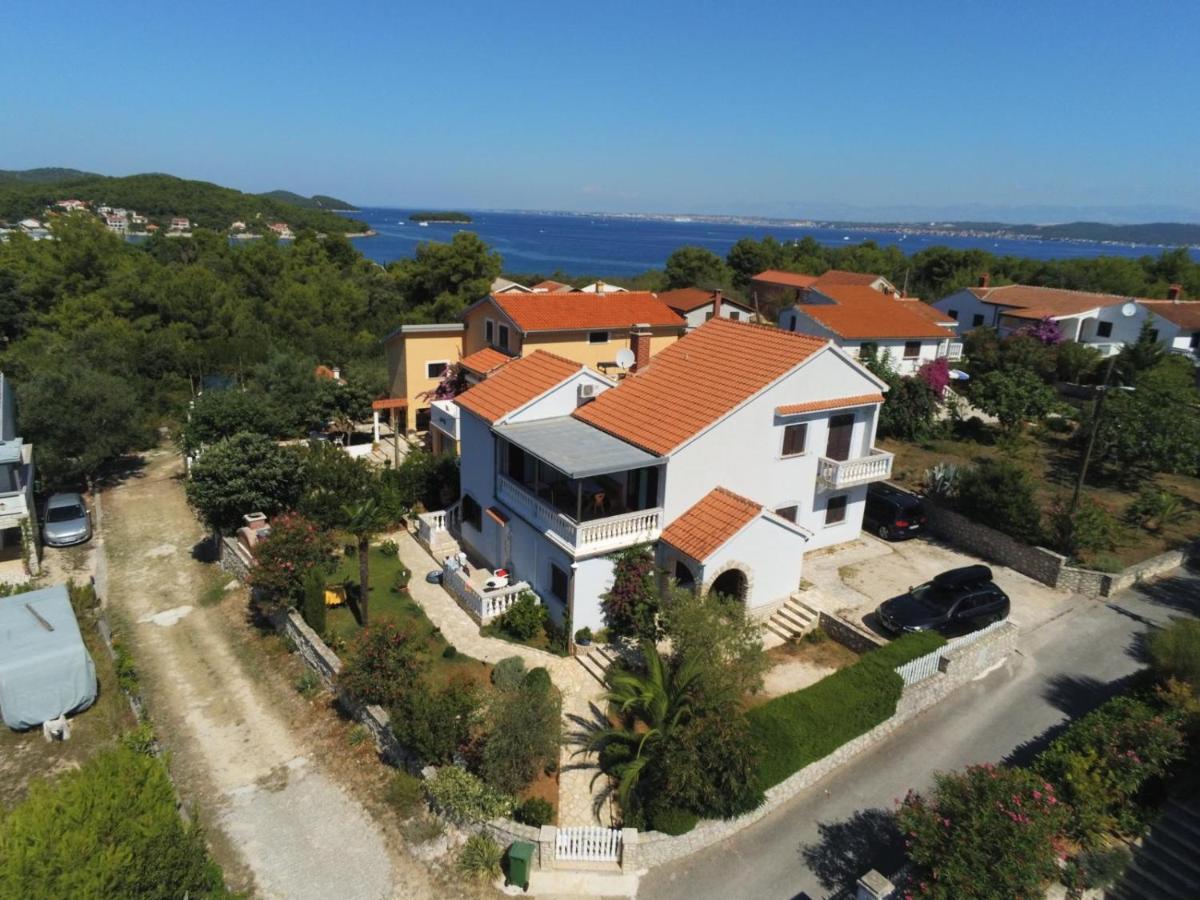 Apartmani Misic Ždrelac エクステリア 写真